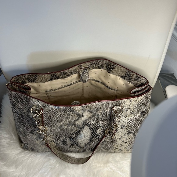 Snake print Tote - Picture 12 of 14